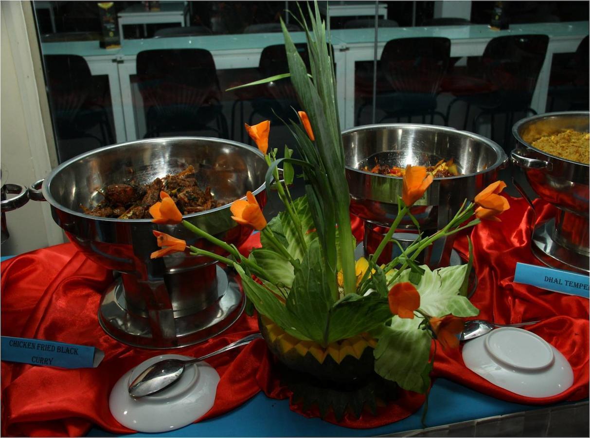 Gunners' Club - Minneriya Bagian luar foto