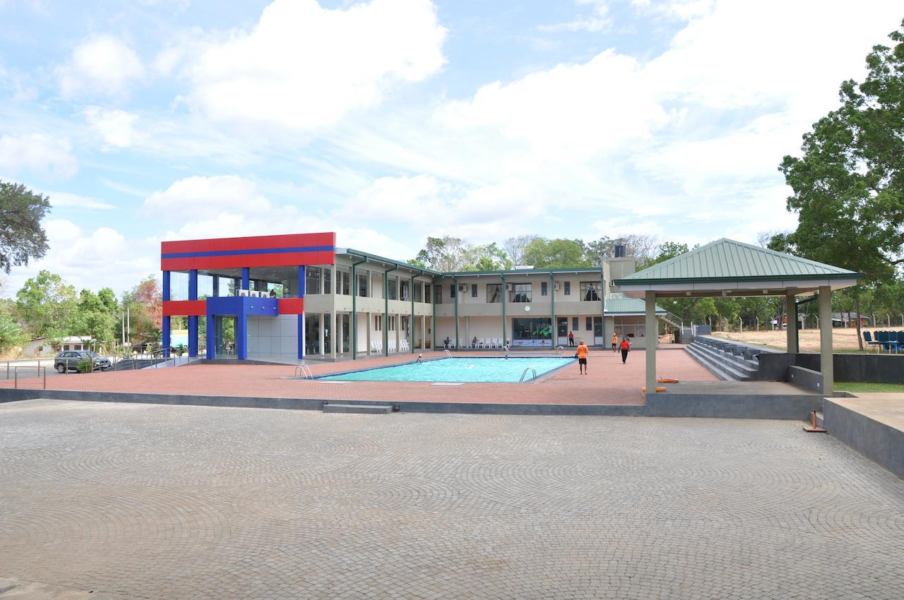 Gunners' Club - Minneriya Bagian luar foto