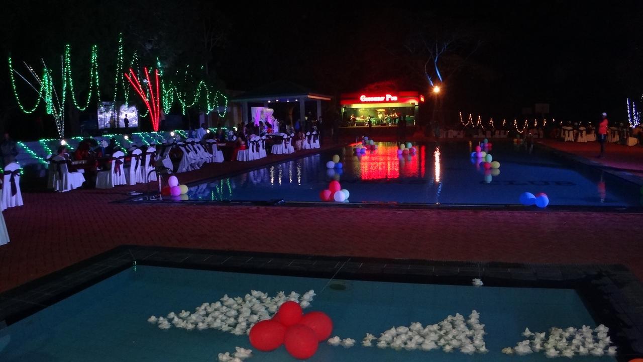 Gunners' Club - Minneriya Bagian luar foto